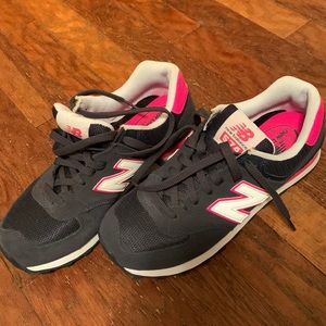 Blue/pink New Balance 574